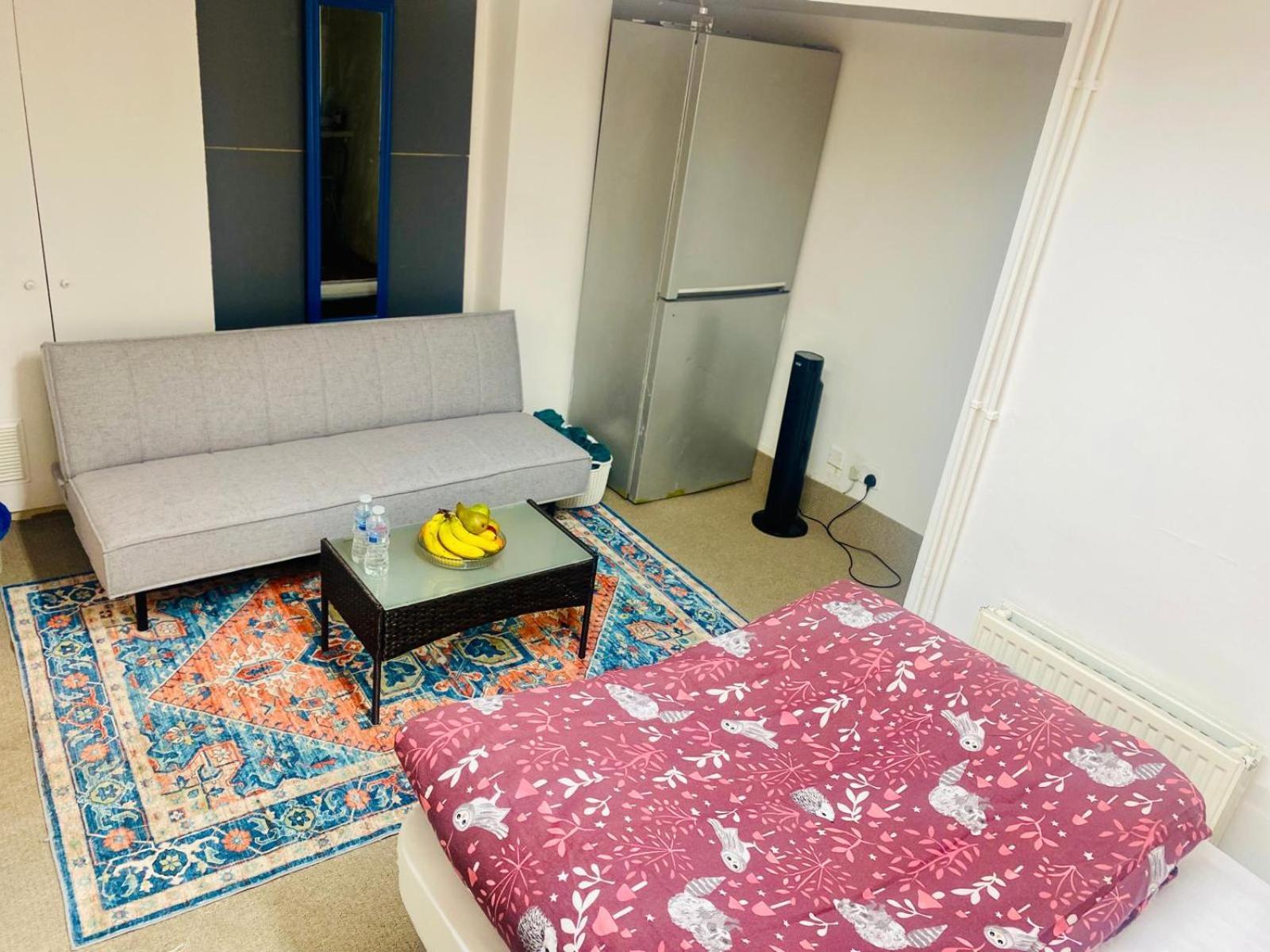 Cozy Studio Opposite Chelsea Stadium Лондон Екстериор снимка